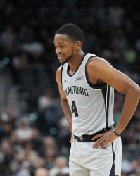 kaiyun-找找状态！福克斯21投8中得24分6板5助1帽 得分全队最高