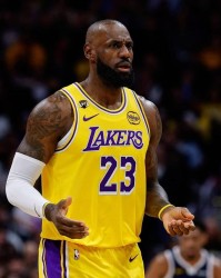 名记列12名本赛季强于詹姆斯的球员：把他排在伦纳德前已是最大信任